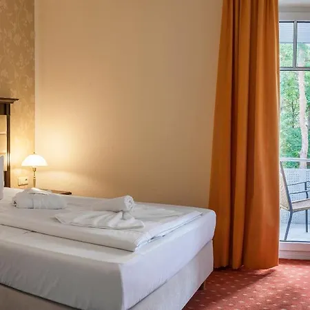Отель Ostseehotel Im Park - Ein Rovell 4*