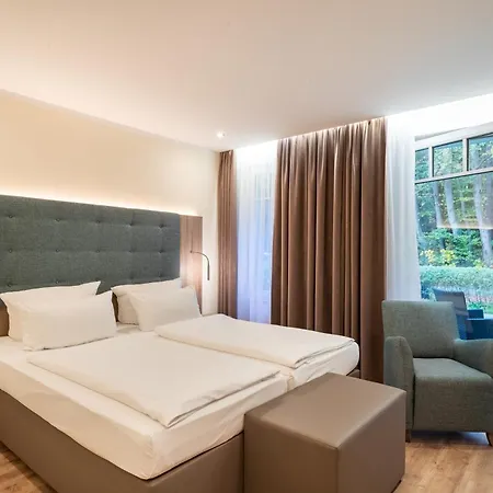 Отель Ostseehotel Im Park - Ein Rovell Херингсдорф