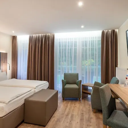 Ostseehotel Im Park - Ein Rovell 4*