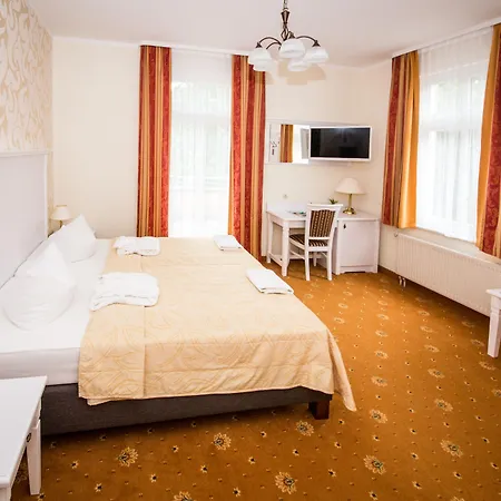 Ostseehotel Im Park - Ein Rovell