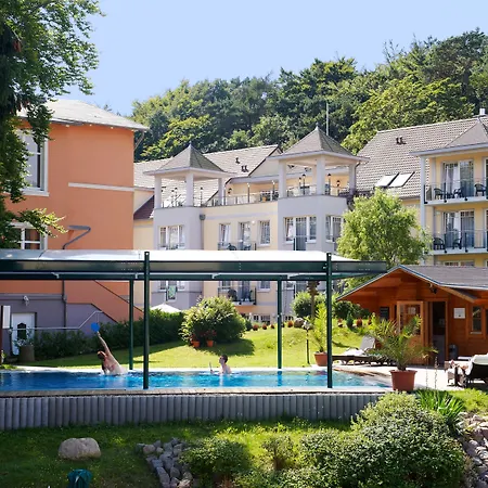 Ostseehotel Im Park - Ein Rovell