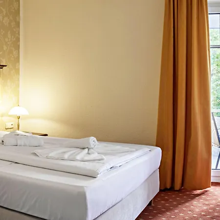 Ostseehotel Im Park - Ein Rovell 塞巴特黑灵斯多夫