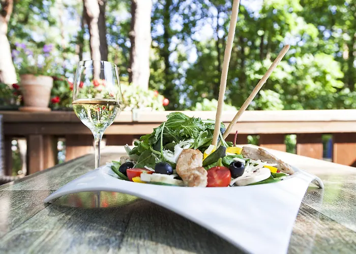 Отель Ostseehotel Im Park - Ein Rovell 4*