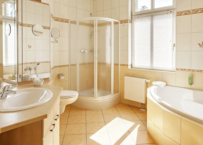 Отель Ostseehotel Im Park - Ein Rovell 4*