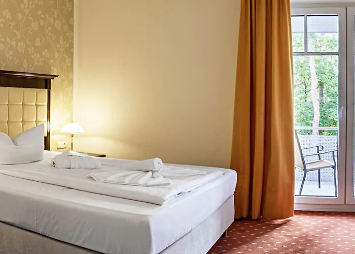 Ostseehotel Im Park - Ein Rovell 塞巴特黑灵斯多夫